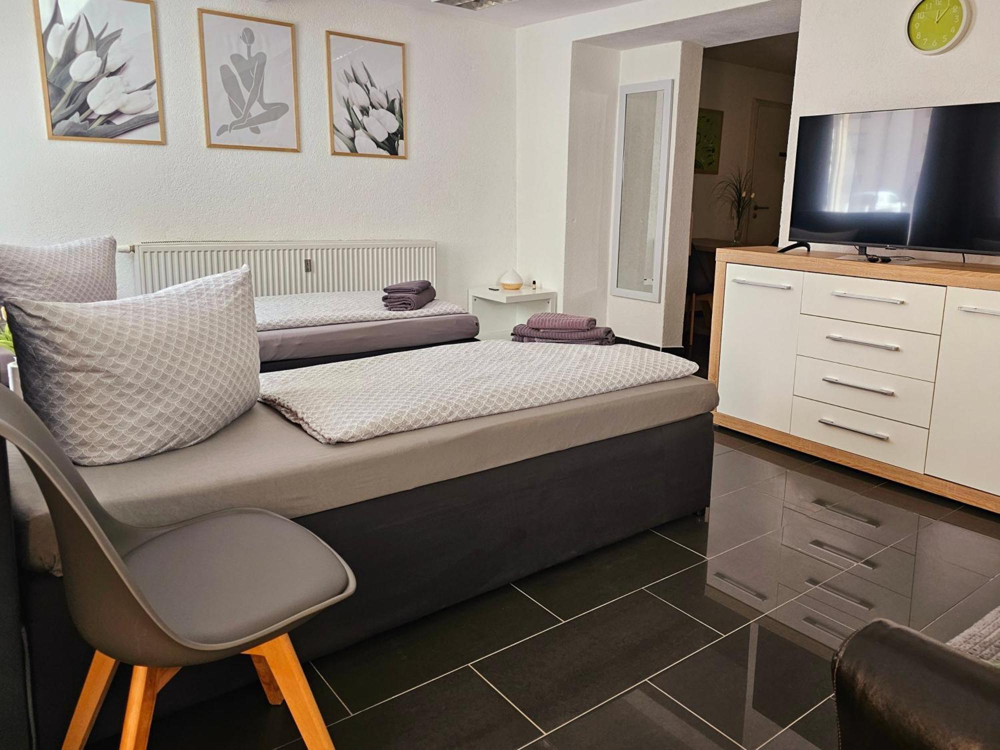 Gaesteappartement Viktoria ซินส์ไฮม์ ภายนอก รูปภาพ